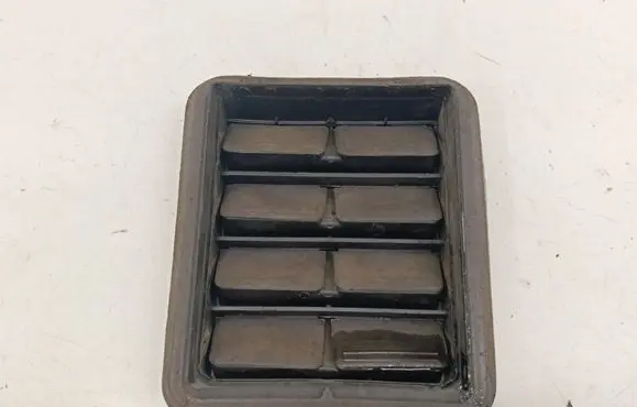 Jeep Cherokee Quarter panel pressure vent 