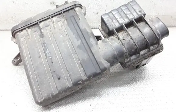 Suzuki Liana Air filter box