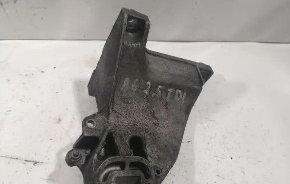 Audi A6 S6 C5 4B Engine mounting bracket 4A0199312