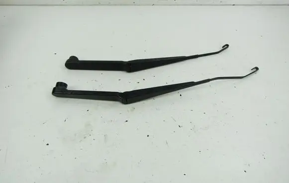 Subaru Forester SH Front wiper blade arm 
