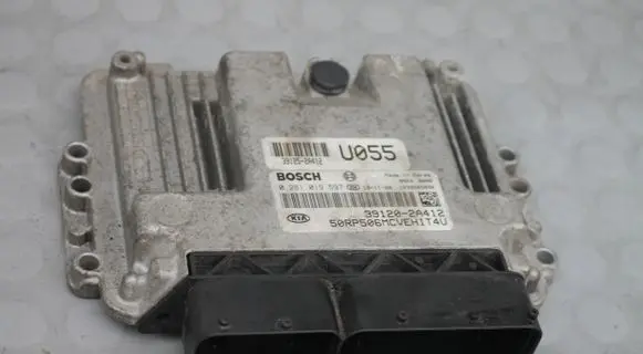 KIA Carens III Engine control unit/module 0281019597