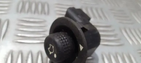 Wing mirror switch