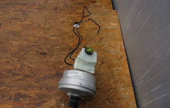 Mercedes-Benz ML W166 Brake booster a1664300530