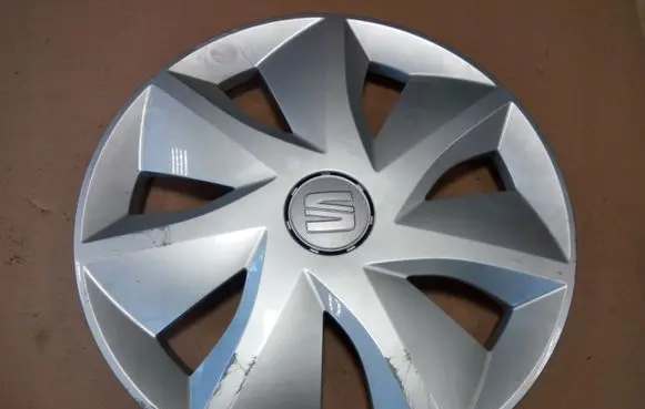 Seat Ibiza IV (6J,6P) R16 wheel hub/cap/trim 