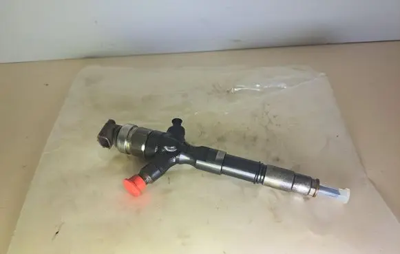 Toyota Land Cruiser (J120) Fuel injector 2367030080 06H05701