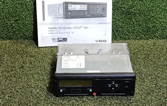 Opel Vivaro Tachometer 250960900R A2C3876670011 A2C38766700