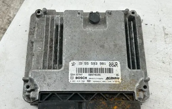Opel Corsa D Engine control unit/module 55593981 55579447 0281019798