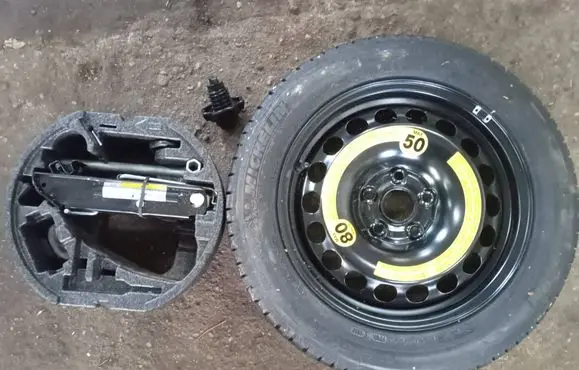 Skoda Superb B6 (3T) R16 spare wheel 