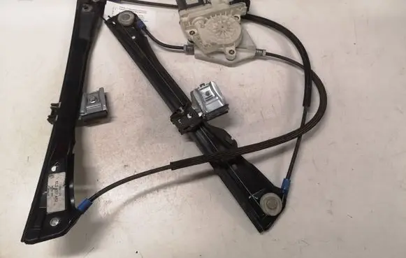 Seat Ibiza III (6L) Front door window regulator with motor 6Q2959801A 990125100 A90125100