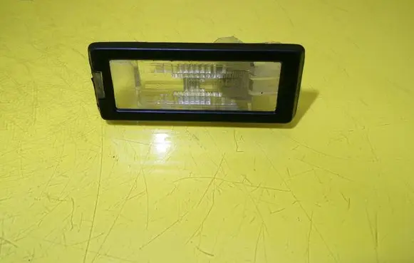 Renault Scenic II - Grand scenic II Number plate light 8200013577
