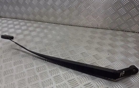 Toyota Auris 150 Front wiper blade arm