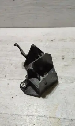 Volvo V40 Gear shift cable bracket 31367675