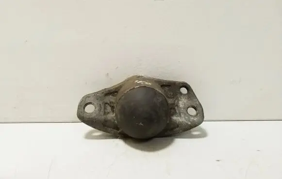 Volkswagen PASSAT B6 Front shock absorber mounting bracket 3C0513353