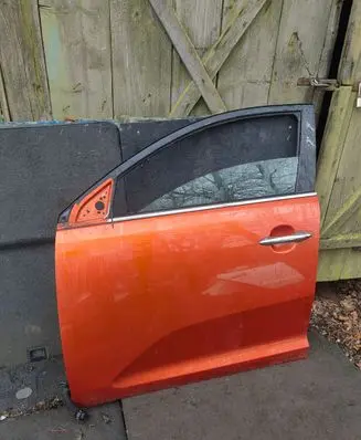 KIA Sportage Front door