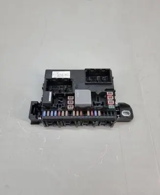 Land Rover Range Rover Sport L461 Fuse module M8E214N030BB