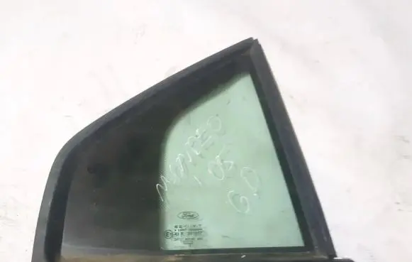 Rear vent window glass