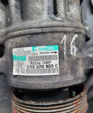 Volkswagen PASSAT B7 Air conditioning (A/C) compressor (pump) 5N0820803C