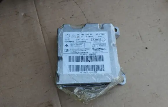 Peugeot 508 Airbag control unit/module 9678656380