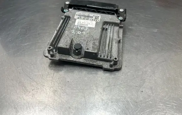 Audi A4 S4 B7 8E 8H Engine control unit/module 8E0910115J 50261796 00100000