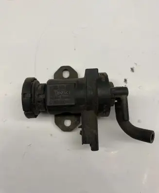 Citroen C5 Turbo solenoid valve 9635704380