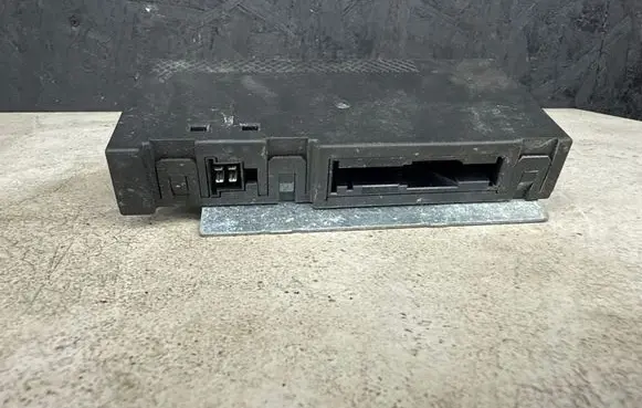 Volvo S80 GPS navigation control unit/module 9499899