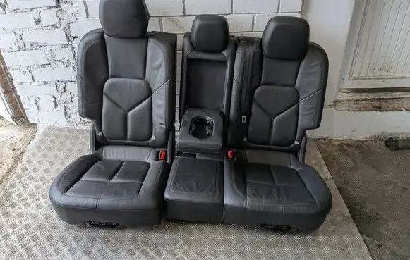 Porsche Cayenne (92A) Rear seat 