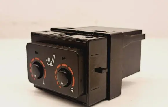 Lexus RX 330 - 350 - 400H Seat heating switch 453421