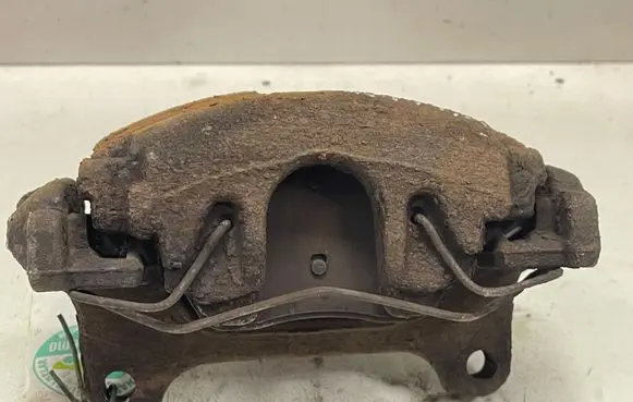 Volkswagen PASSAT B6 Front brake caliper