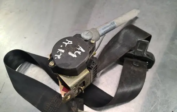 Audi A4 S4 B5 8D Front seatbelt 8D0857705A 566049500