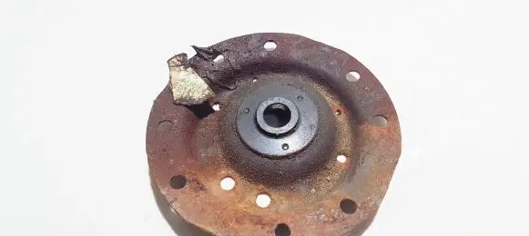 Toyota Yaris Coil spring mount 