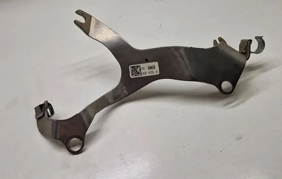 BMW X3 G01 Muffler mount bracket/holder 8659800