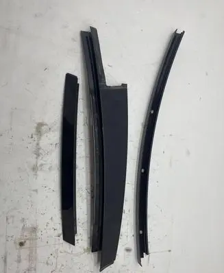 BMW 5 F10 F11 Door glass trim 7209715
