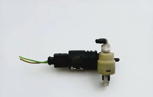 Volkswagen Polo IV 9N3 Windscreen/windshield washer pump 1K6955651