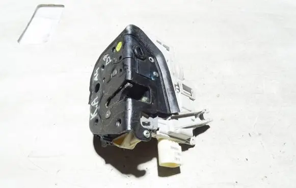 Audi A4 S4 B7 8E 8H Rear door lock 8E0839015AA