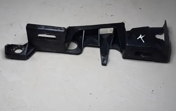 Citroen C4 I Fender mounting bracket 9652507380