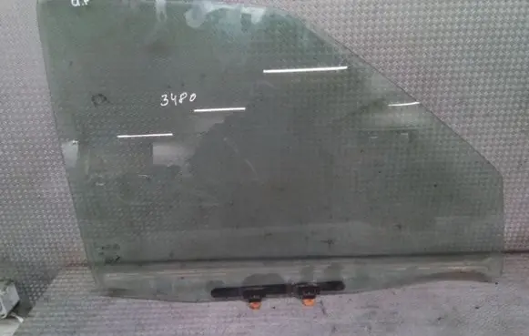 Nissan Terrano Front door window glass four-door