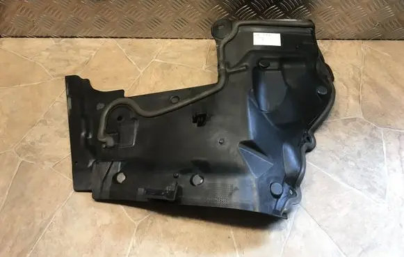 Mercedes-Benz C W205 Other engine bay part A2056202201