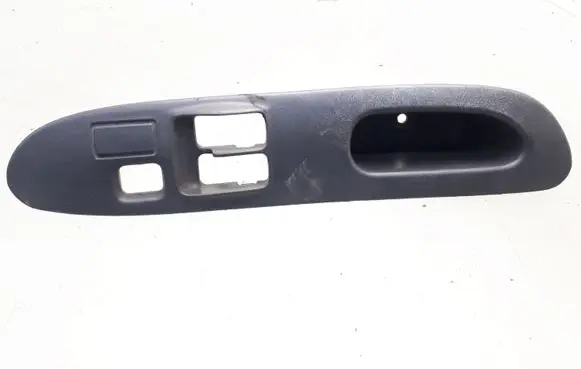 Mitsubishi Colt Front door interior handle trim MR190317