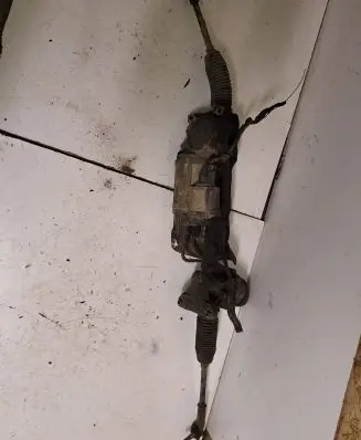 Volkswagen Golf V Steering rack