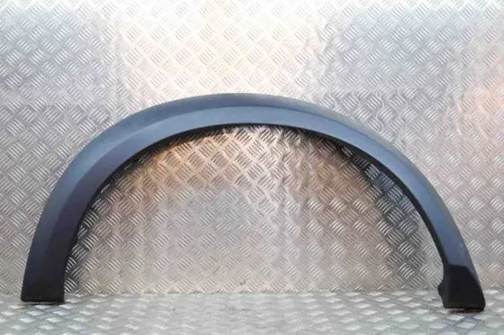 Land Rover Discovery 3 - LR3 Fender end trim DFJ000022