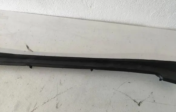 Chrysler Pacifica Rubber seal front door (on door) 68280519A