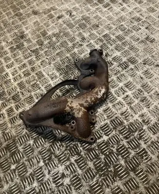 Mercedes-Benz Vaneo W414 Exhaust manifold 8681420201