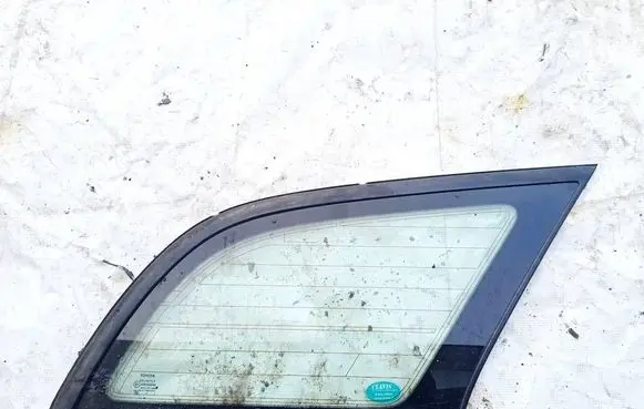 Toyota Avensis T250 Rear side window as2