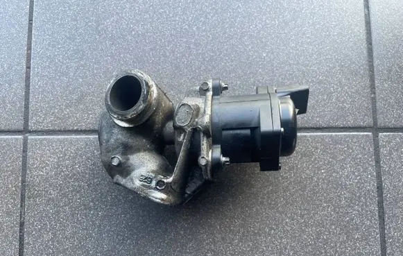 Ford Focus EGR valve 21604952-1