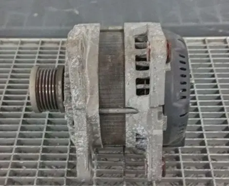 Nissan Qashqai+2 Generator/alternator MR20DE MR20