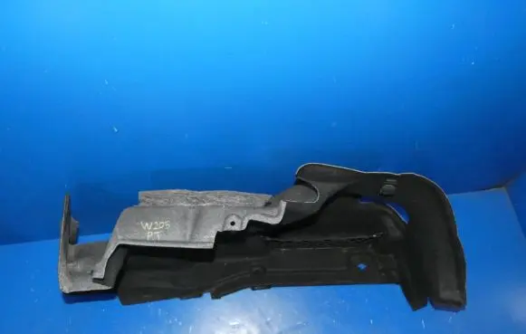 Mercedes-Benz C W205 Tailgate/trunk side cover trim 
