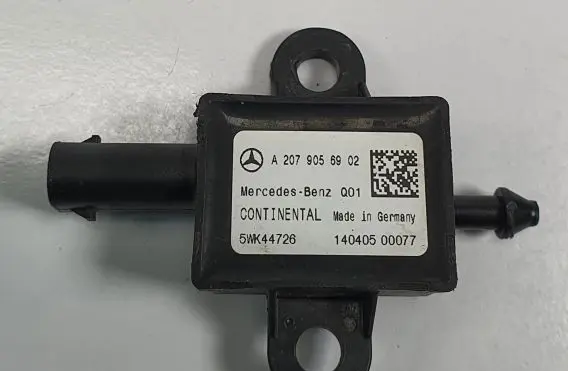 Mercedes-Benz E C207 W207 Airbag deployment crash/impact sensor A2079056902