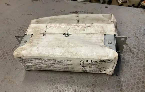 Audi A2 Passenger airbag 8Z0880204B 0021SDGVV28K