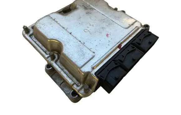 Opel Vivaro Engine control unit/module 8200118526 0281010632
