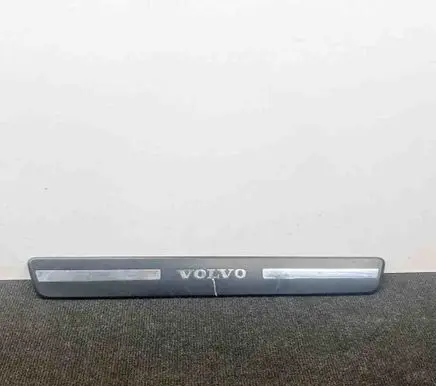 Volvo XC60 Front sill trim cover 31349002